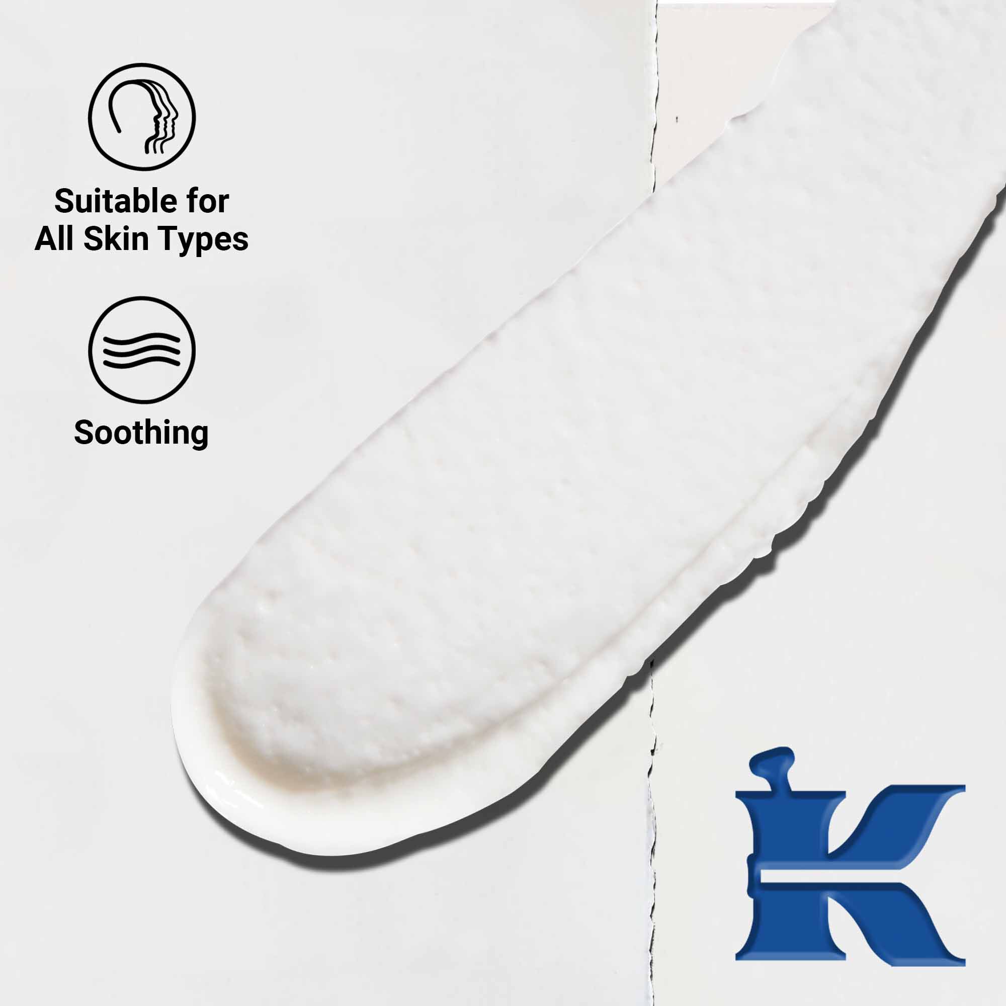 Primo piano della texture di Ultimate Brushless Shave Cream White Eagle. Il testo evidenzia che e adatta a tutti i tipi di pelle, cosi come la sua formula lenitiva e non irritante.