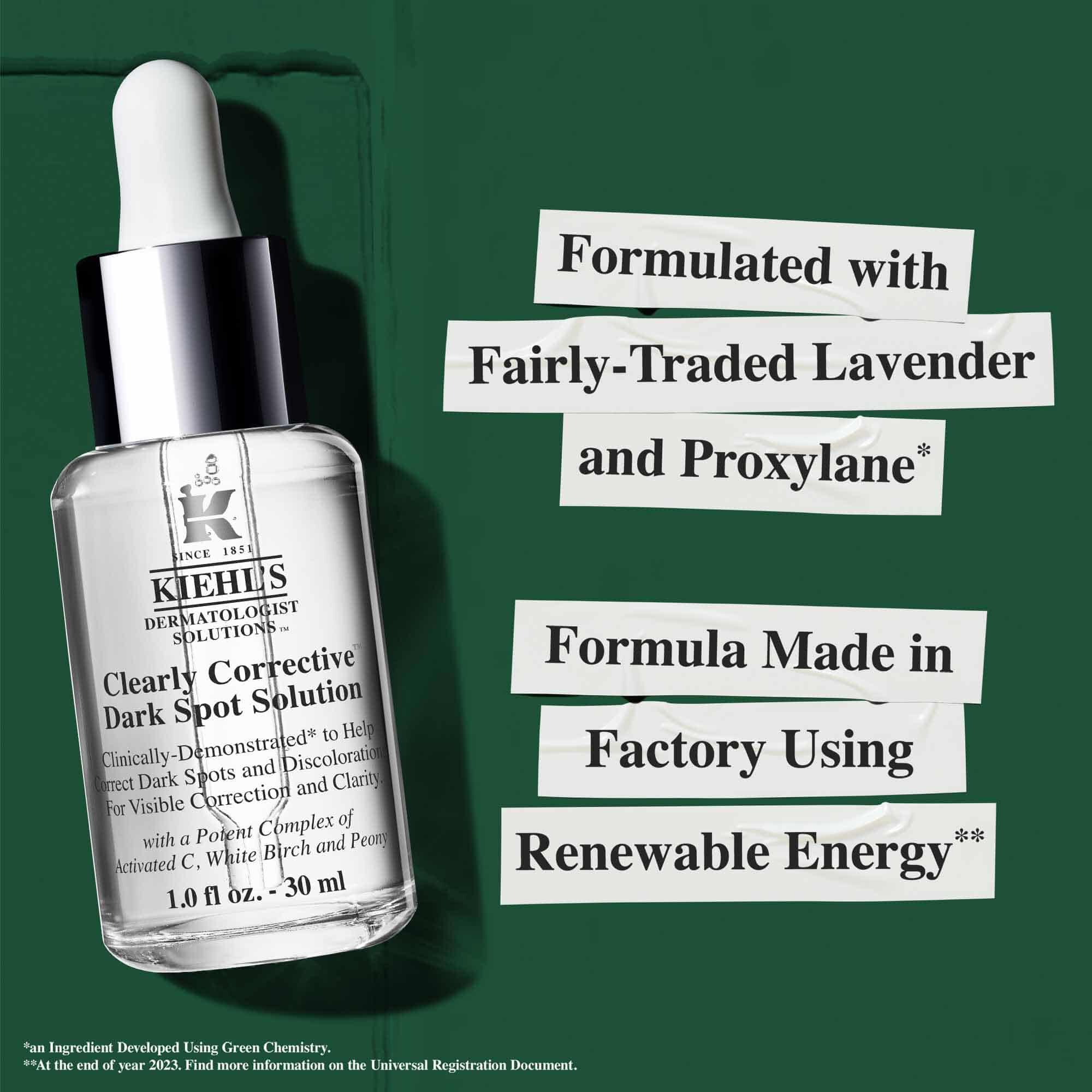 Flacone di Clearly Corrective Dark Spot Solution con claim di sostenibilita riguardanti energia rinnovabile e vetro riciclato.