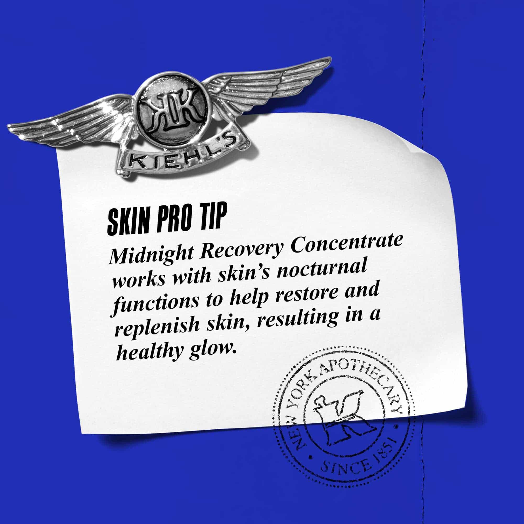 Grafica con testo: "Consiglio dell'esperto: Midnight Recovery Concentrate lavora con le funzioni notturne della pelle per aiutare a ripristinare e rigenerare la pelle, risultando in un colorito sano."
